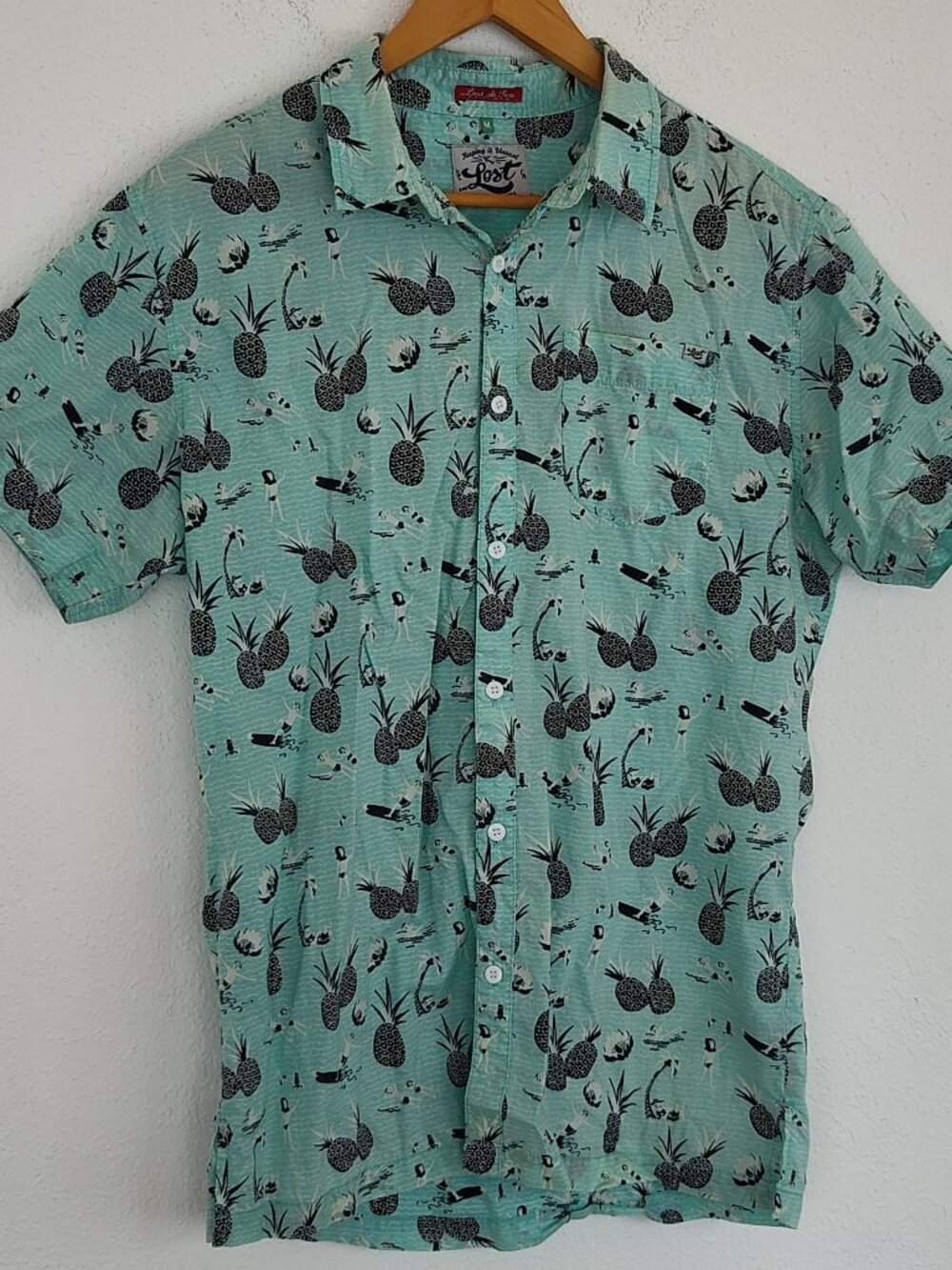 LOST Surf, S/S Button Down, M